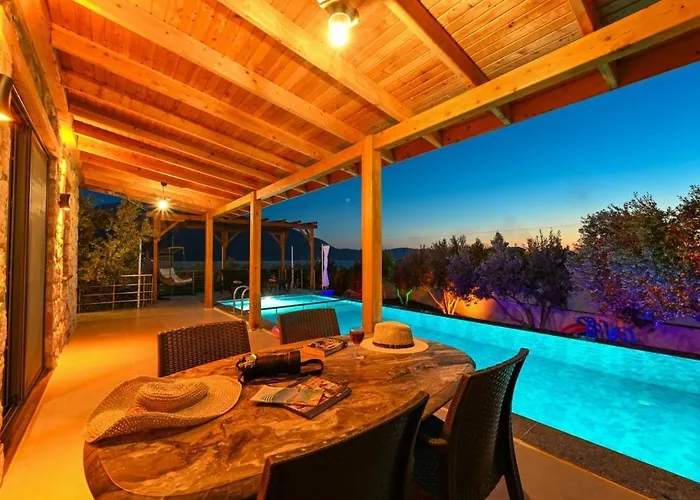 Villa Beyza - 2 Bedrooms With Jacuzzi In Fethiye