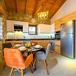 Βίλα Beyza - 2 Bedrooms With Jacuzzi In