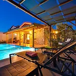 Beyza - 2 Bedrooms With Jacuzzi In Φετιγιέ