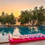 Beyza - 2 Bedrooms With Jacuzzi In Βίλα *