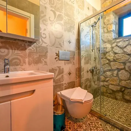 别墅 Beyza - 2 Bedrooms With Jacuzzi In 费特希耶