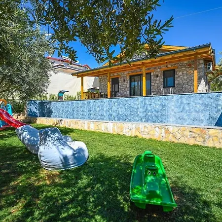 Beyza - 2 Bedrooms With Jacuzzi In 别墅