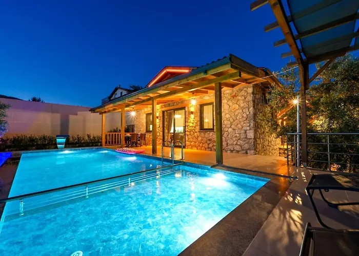 ヴィラ Beyza - 2 Bedrooms With Jacuzzi In フェティエ